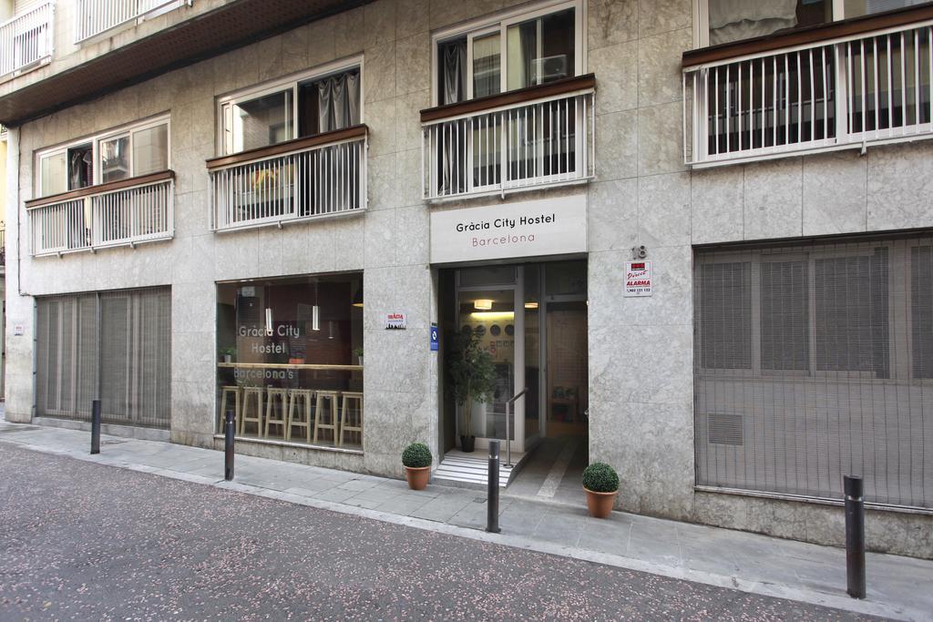 Gracia City Hostel Barcelona Exterior photo The headquarters of the Spanish Royal Academy of Music, in Madrid.
