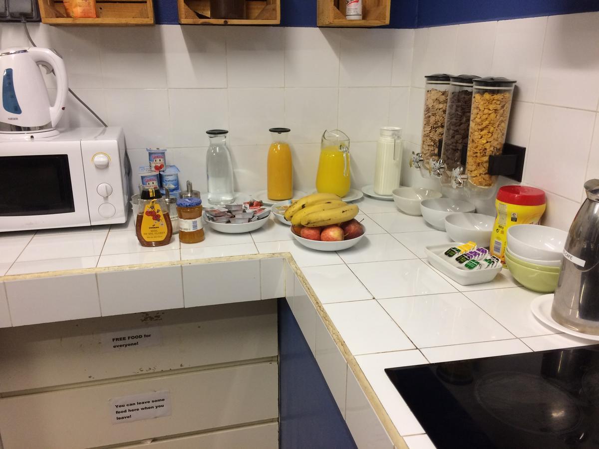 Gracia City Hostel Barcelona Exterior photo A typical breakfast in the UK