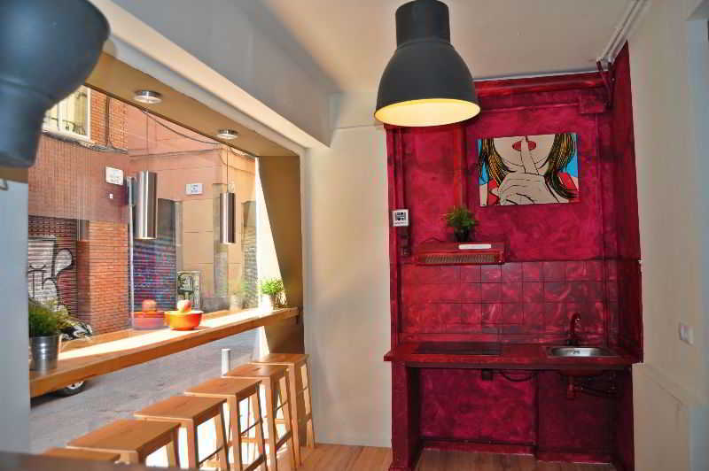 Gracia City Hostel Barcelona Exterior photo A kitchen in a micro apartment