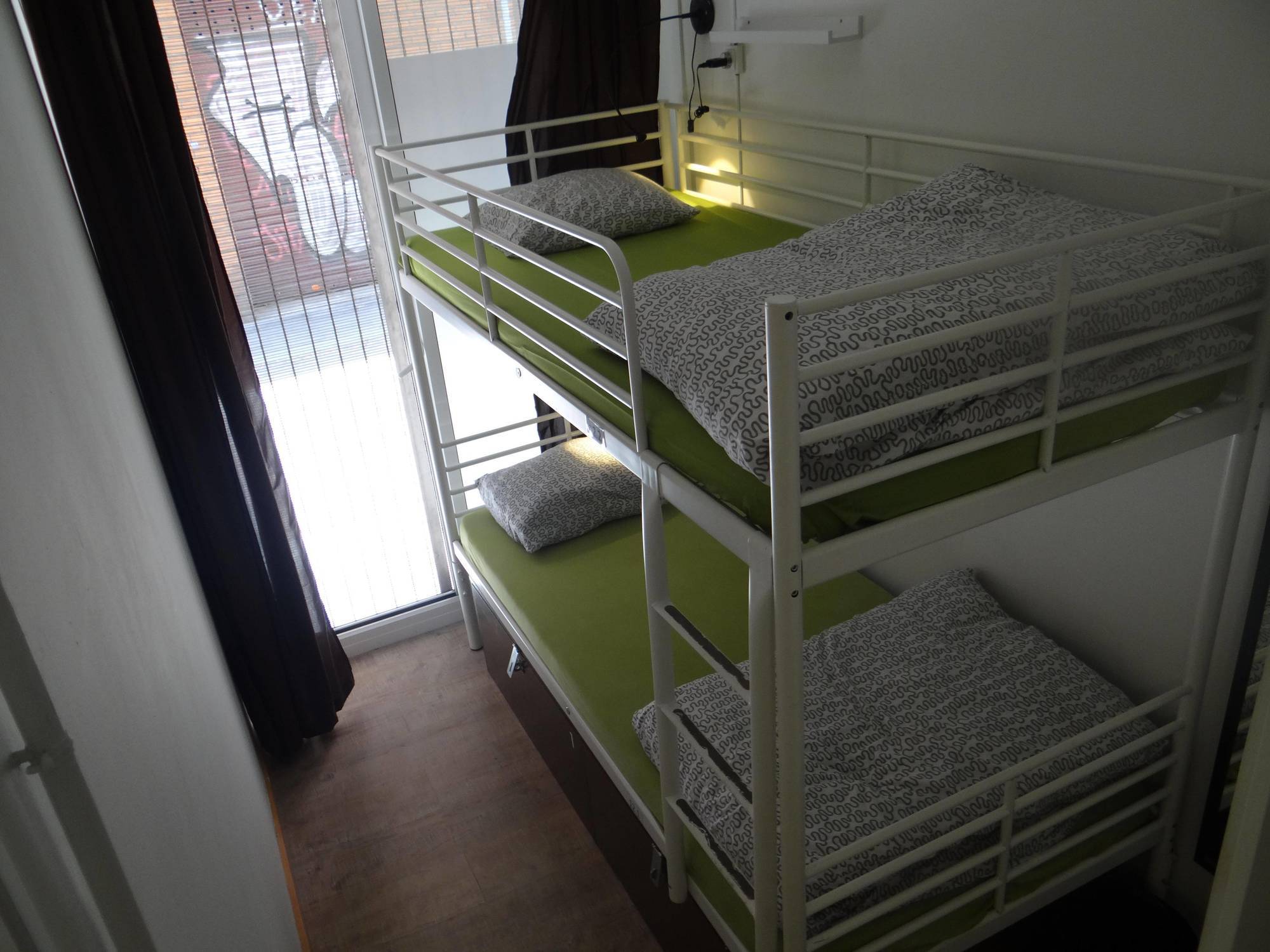 Gracia City Hostel Barcelona Exterior photo A bunk bed