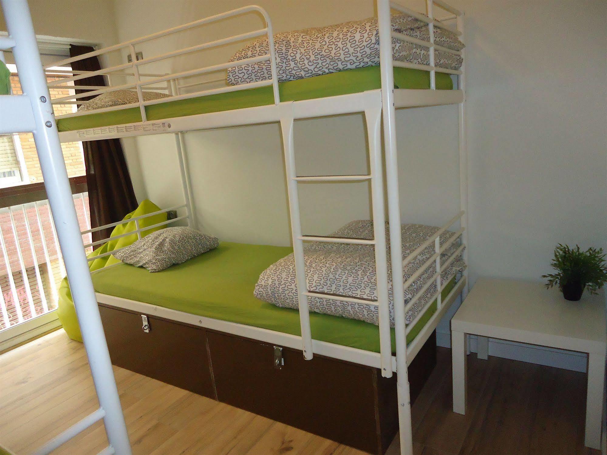 Gracia City Hostel Barcelona Exterior photo A bunk bed
